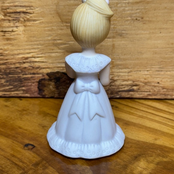 Enesco Growing Up Birthday Girls Age 4 - Picture 2 of 4